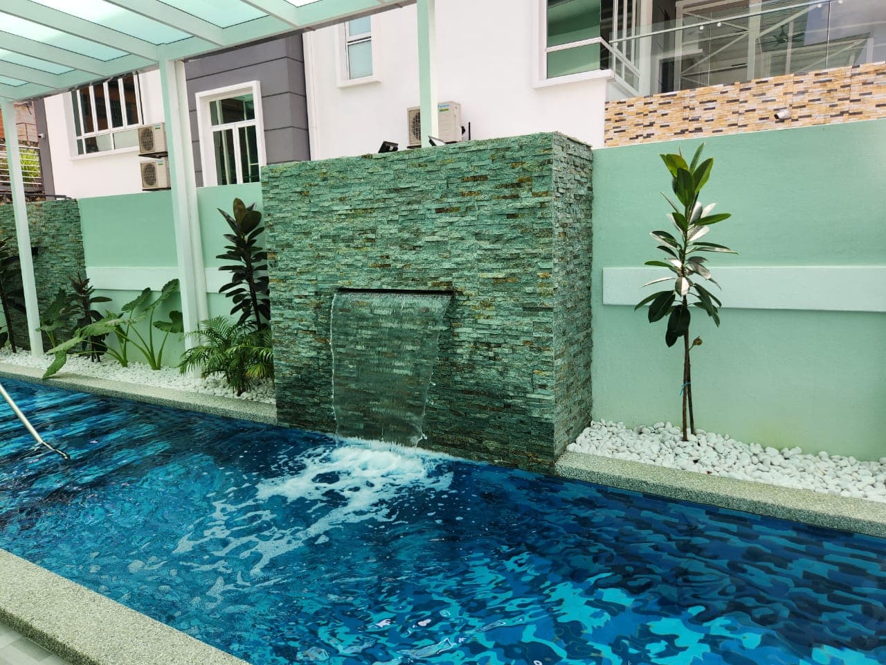 Bungalow, Clubhouse - 3